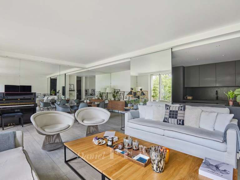 Appartement Paris 16e - 2 chambres - 105m²