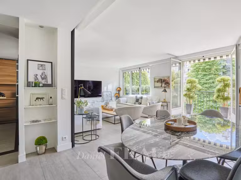 Appartement Paris 16e - 2 chambres - 105m²