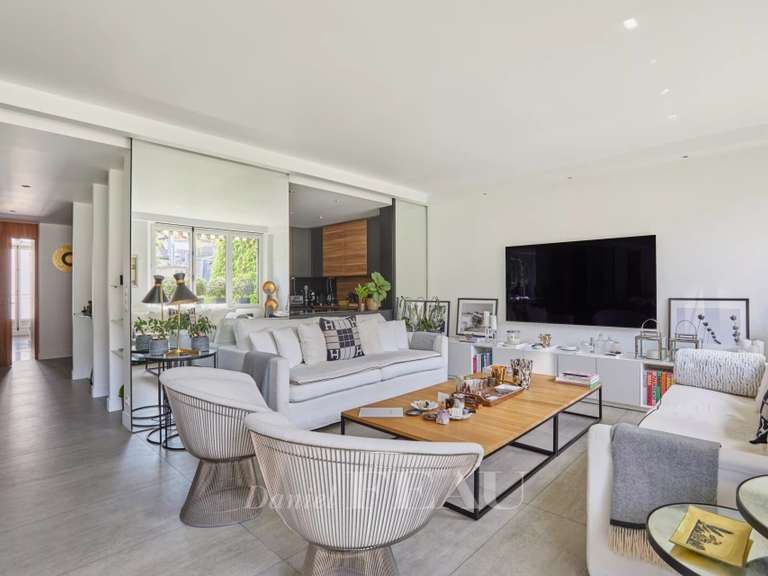Appartement Paris 16e - 2 chambres - 105m²