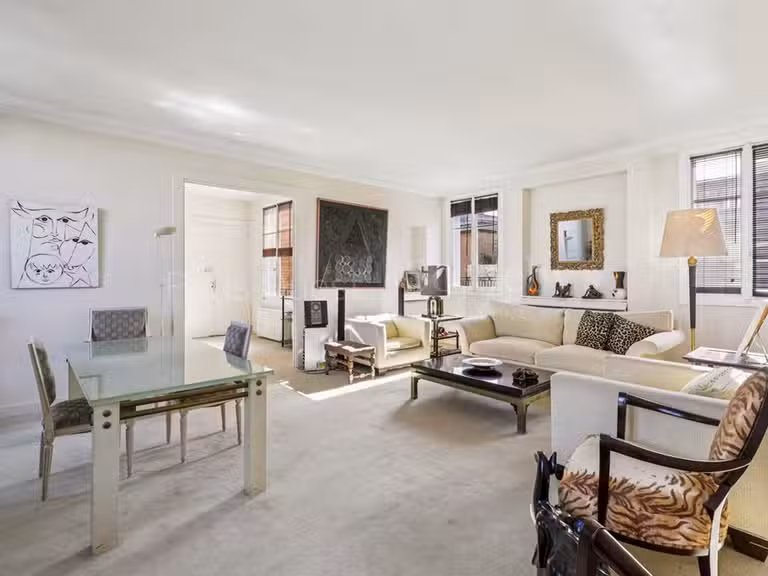 Appartement Paris 16e - 2 chambres - 105m²