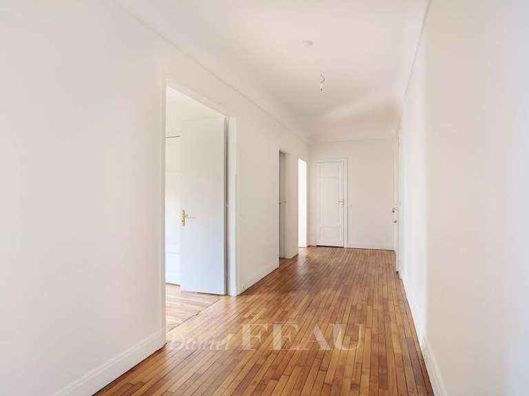 Appartement Paris 16e - 4 chambres - 138m²