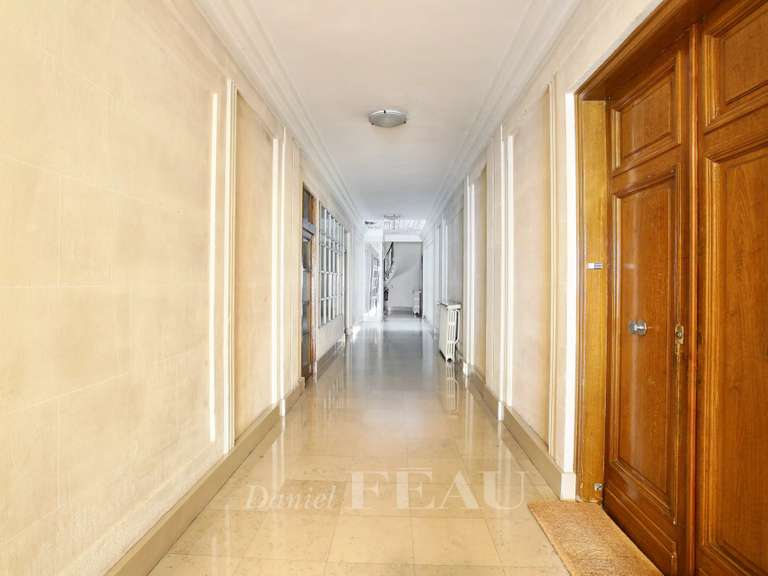 Appartement Paris 16e - 4 chambres - 138m²