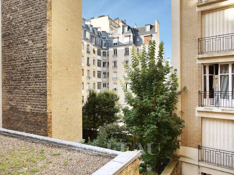 Appartement Paris 16e - 4 chambres - 138m²