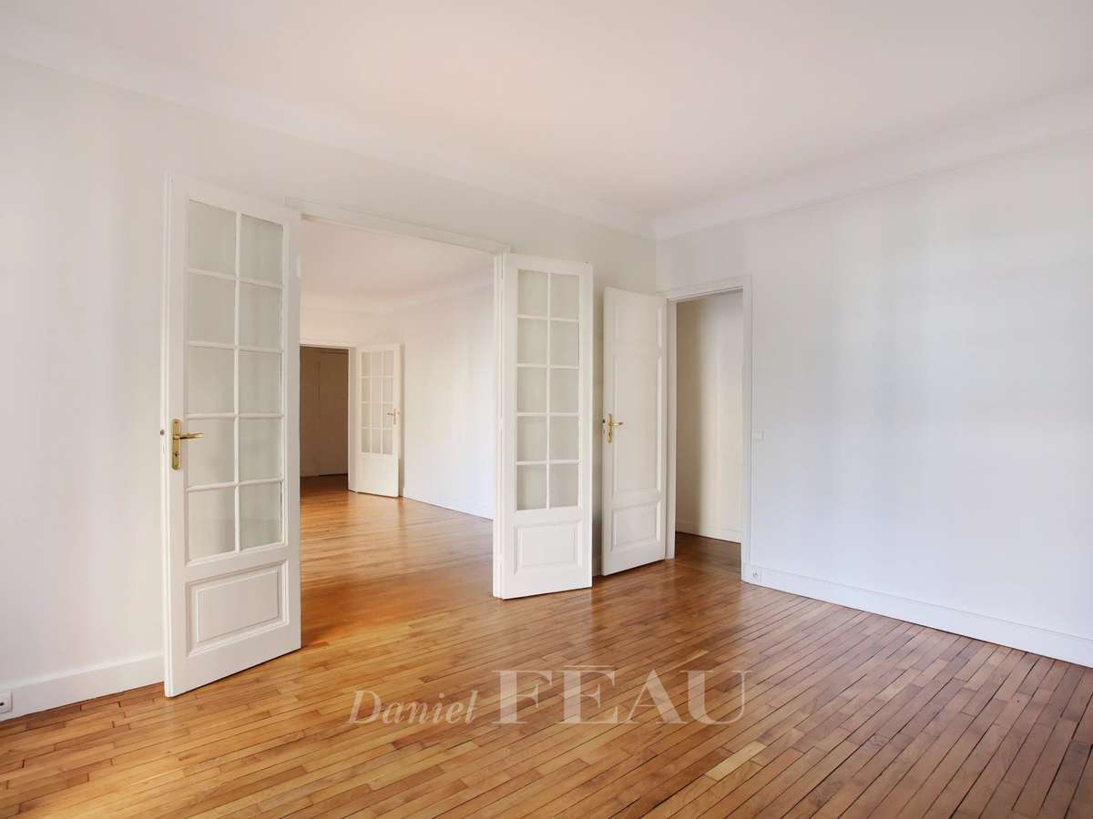 Apartment Paris 16e