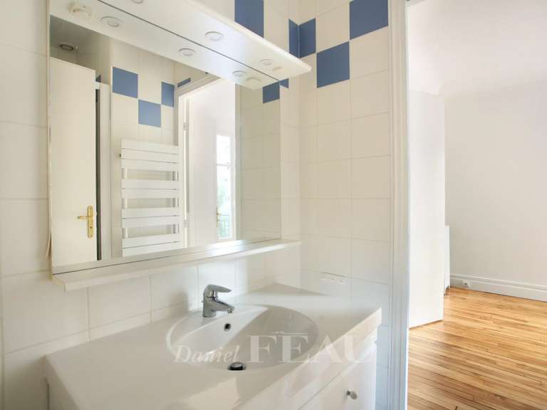 Appartement Paris 16e - 4 chambres - 138m²