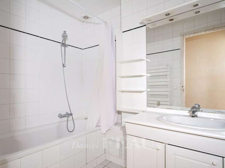 Appartement Paris 16e - 4 chambres - 162m²