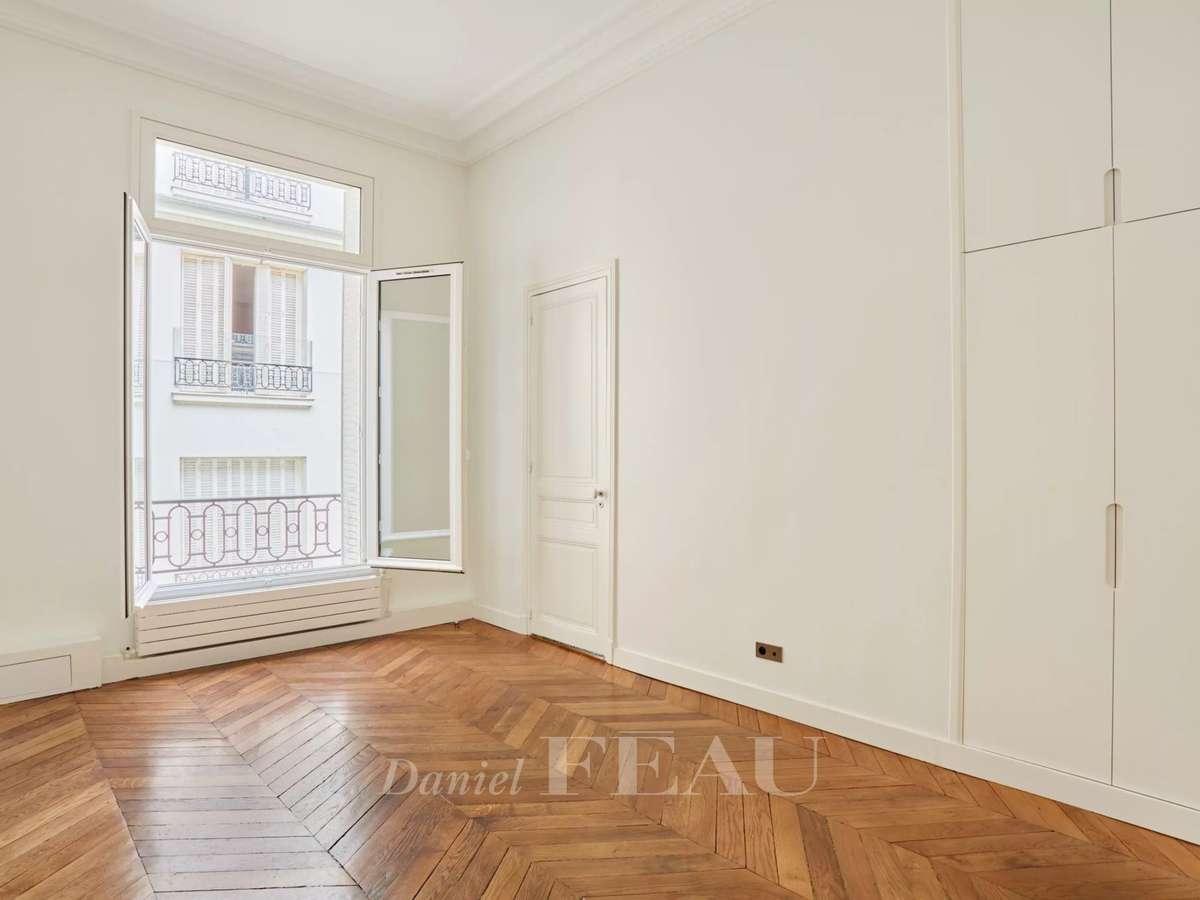 Apartment Paris 16e