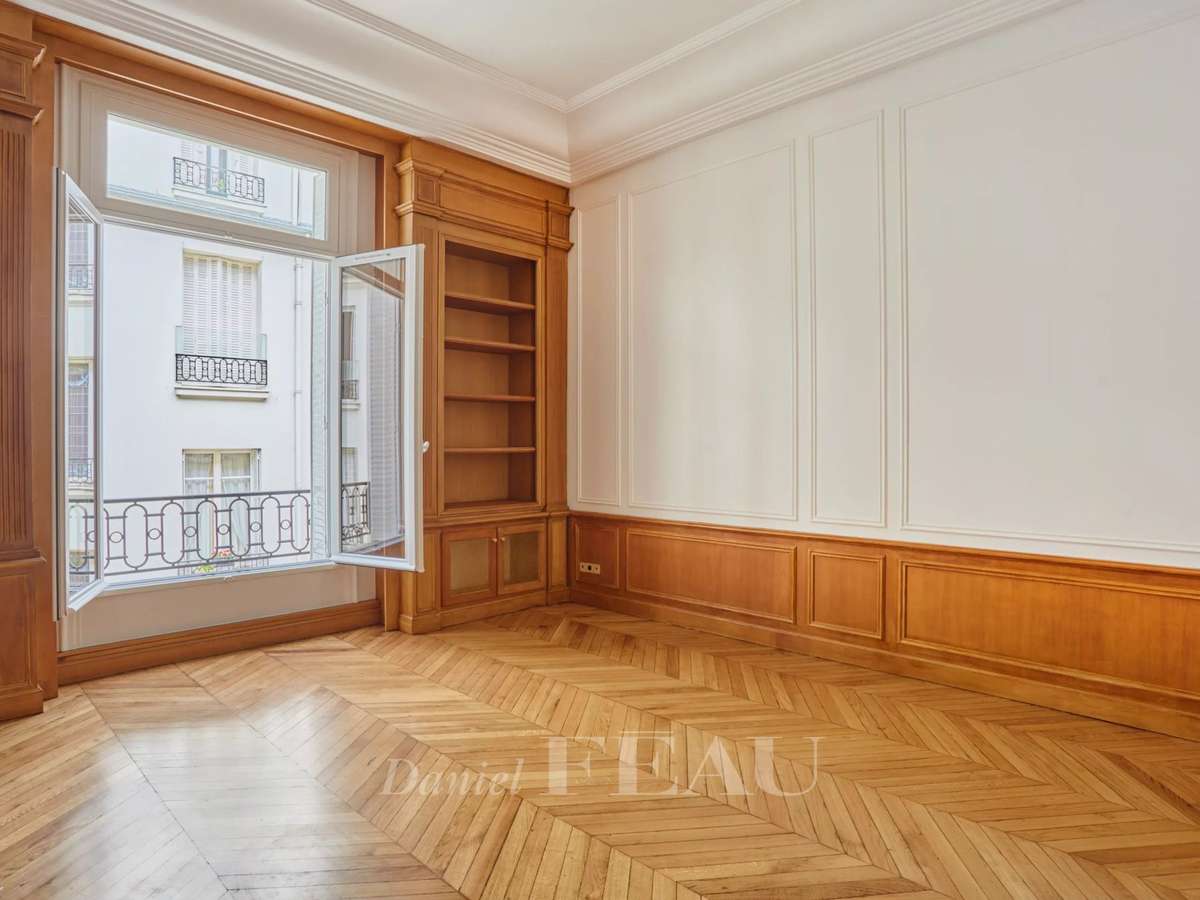 Apartment Paris 16e