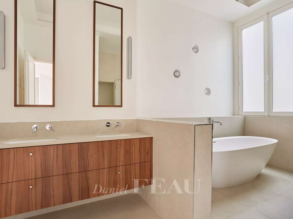 Apartment Paris 16e