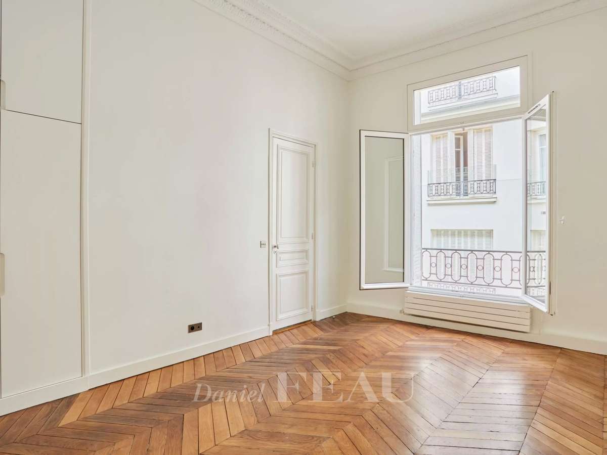 Apartment Paris 16e