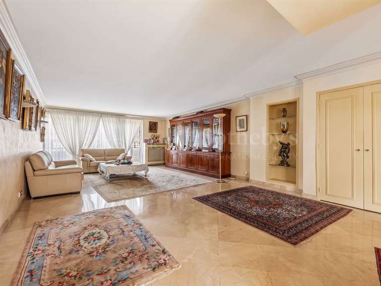 Appartement Paris 16e - 3 chambres - 140m²