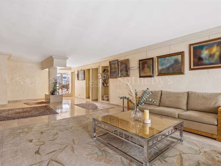 Appartement Paris 16e - 3 chambres - 140m²