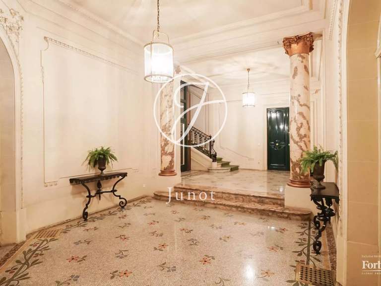 Appartement Paris 16e - 4 chambres - 159m²