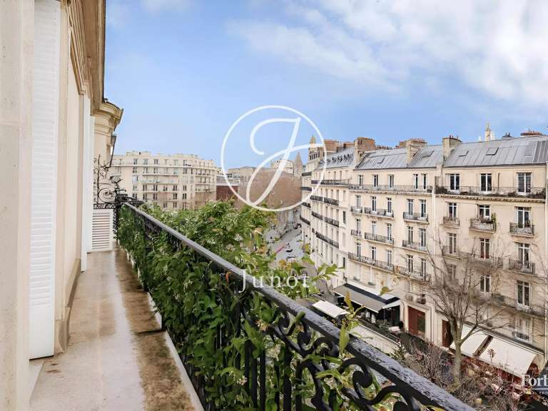 Appartement Paris 16e - 4 chambres - 159m²