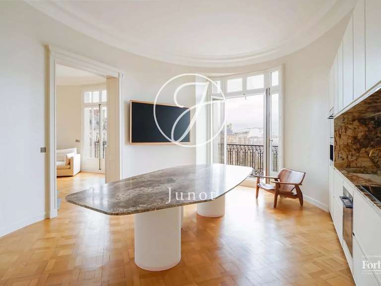 Appartement Paris 16e - 4 chambres - 159m²