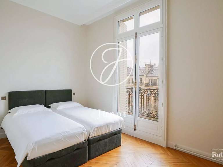 Appartement Paris 16e - 4 chambres - 159m²