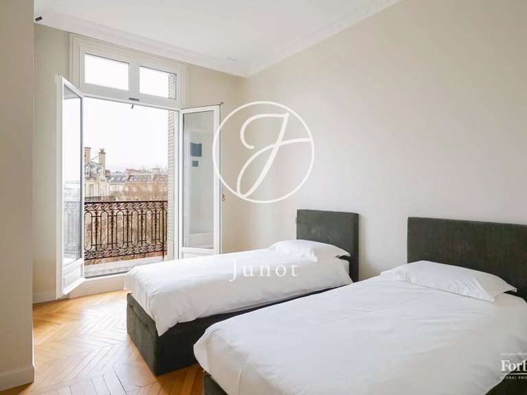 Appartement Paris 16e - 4 chambres - 159m²
