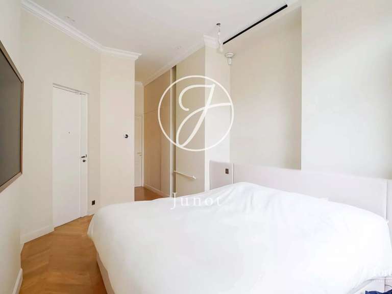 Appartement Paris 16e - 4 chambres - 159m²
