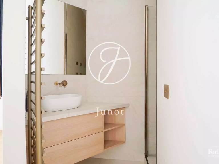 Appartement Paris 16e - 4 chambres - 159m²