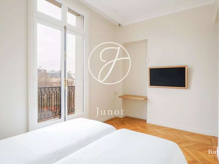 Appartement Paris 16e - 4 chambres - 159m²