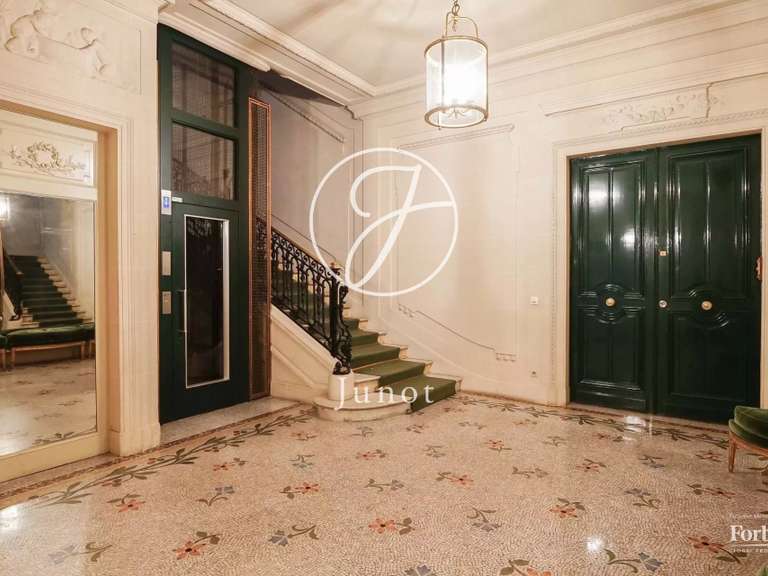 Appartement Paris 16e - 4 chambres - 159m²