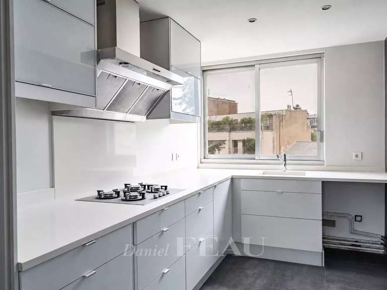 Appartement Paris 16e - 3 chambres - 134m²