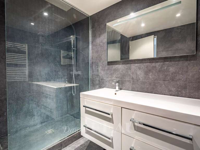 Appartement Paris 16e - 3 chambres - 134m²