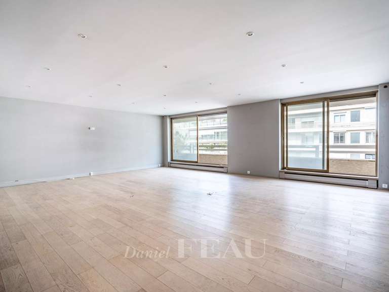 Appartement Paris 16e - 3 chambres - 134m²