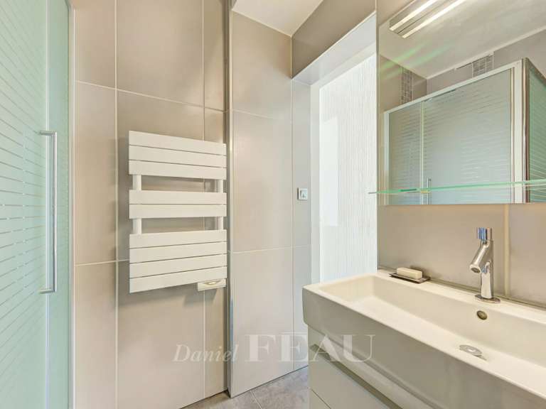Appartement Paris 16e - 2 chambres - 119m²