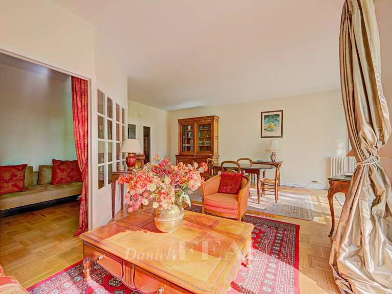 Appartement Paris 16e - 2 chambres - 119m²