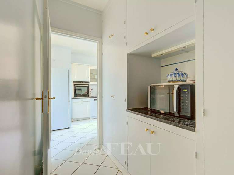 Appartement Paris 16e - 2 chambres - 119m²