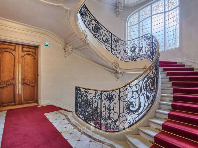 Appartement Paris 16e - 3 chambres - 206m²