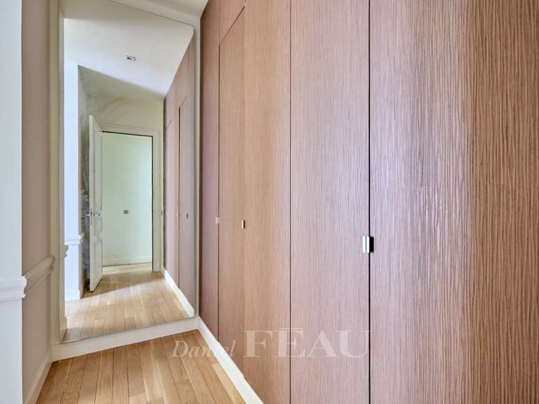 Appartement Paris 16e - 3 chambres - 206m²