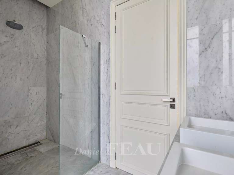 Appartement Paris 16e - 3 chambres - 206m²