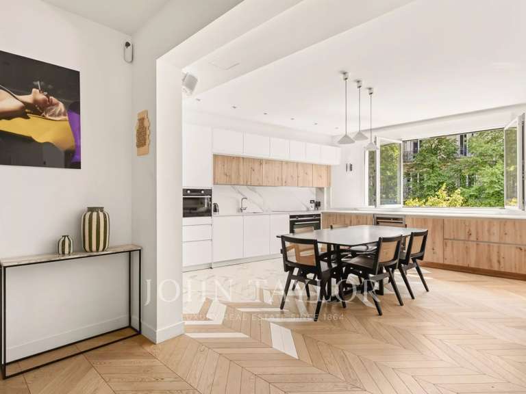 Appartement Paris 16e - 3 chambres - 123m²