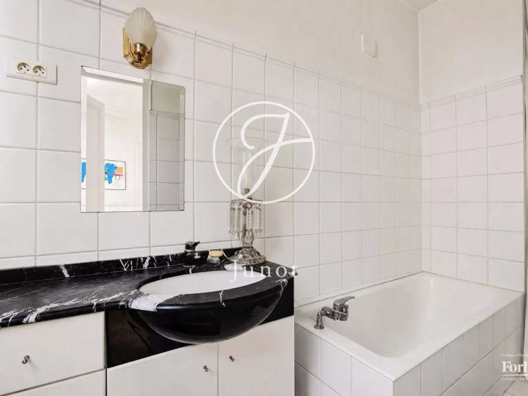 Appartement Paris 16e - 2 chambres - 103m²