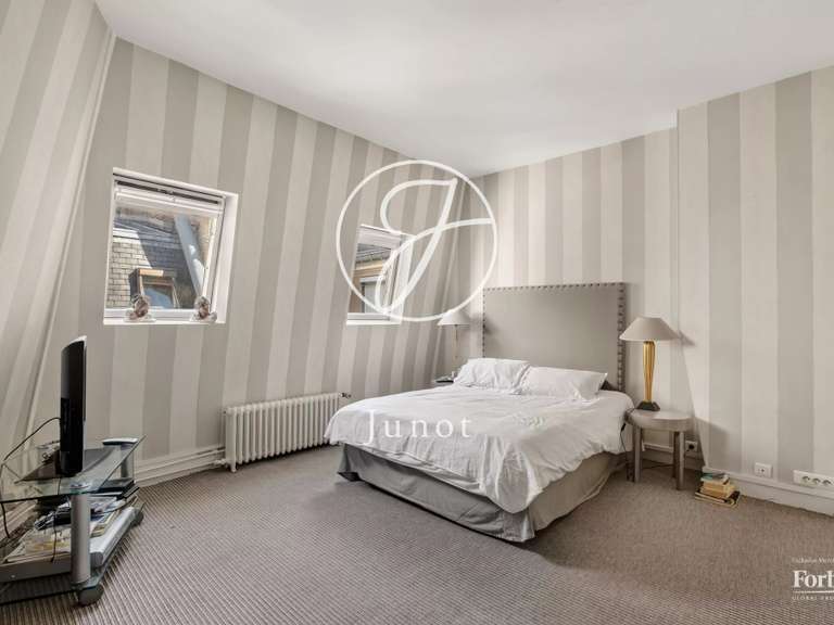 Appartement Paris 16e - 2 chambres - 103m²