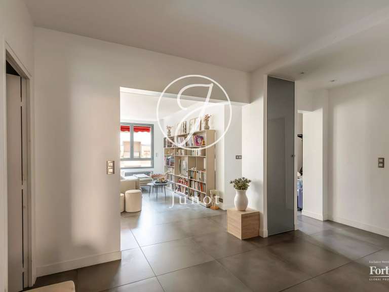 Appartement Paris 16e - 3 chambres - 119m²
