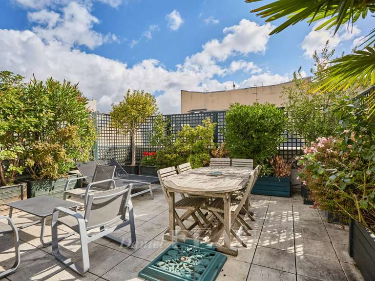 Appartement Paris 16e - 2 chambres - 153m²