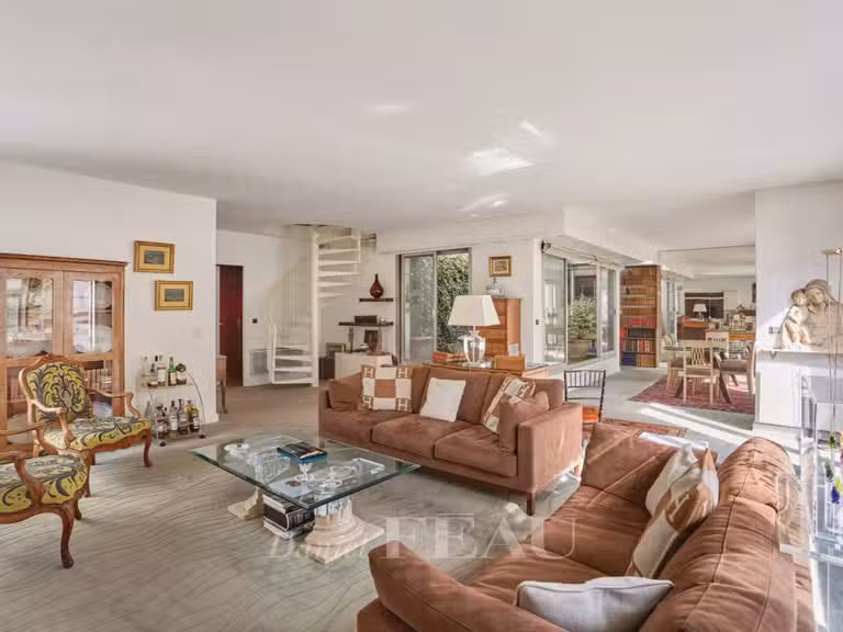 Appartement Paris 16e - 2 chambres - 153m²