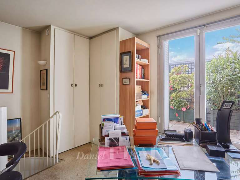 Appartement Paris 16e - 2 chambres - 153m²