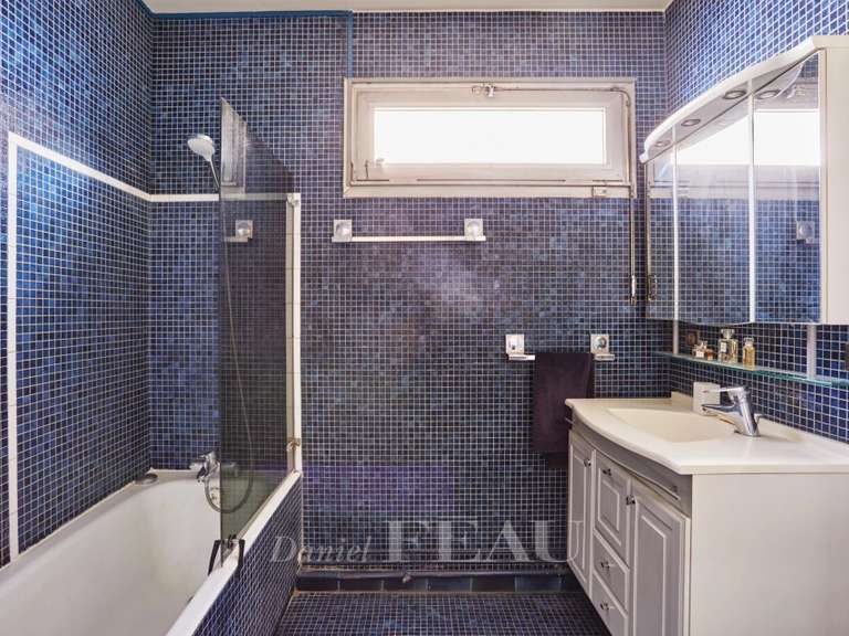 Appartement Paris 16e - 2 chambres - 153m²