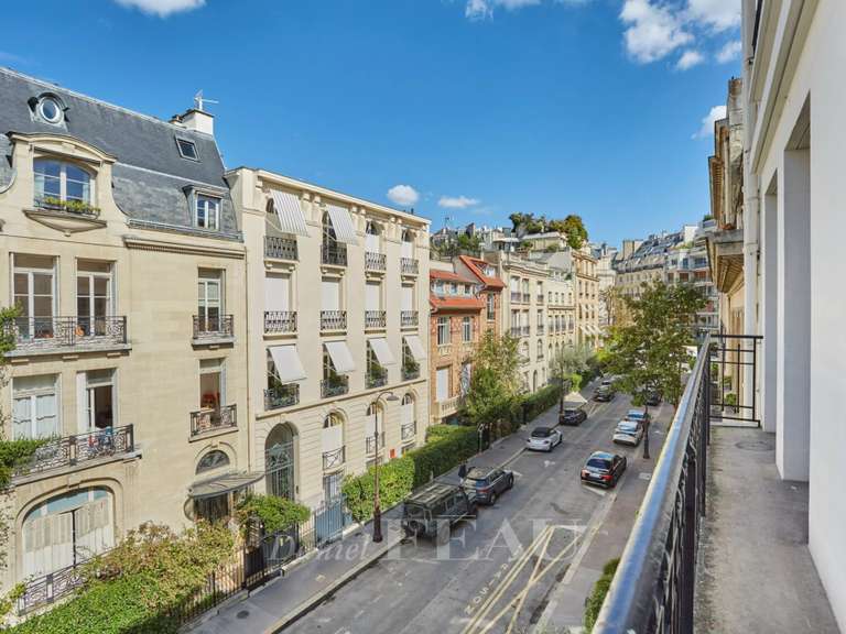 Appartement Paris 16e - 3 chambres - 104m²