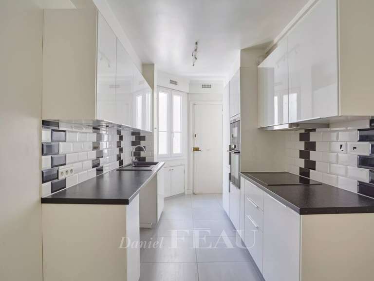 Appartement Paris 16e - 3 chambres - 104m²
