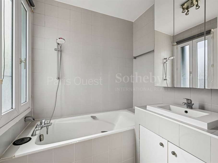 Apartment Paris 16e