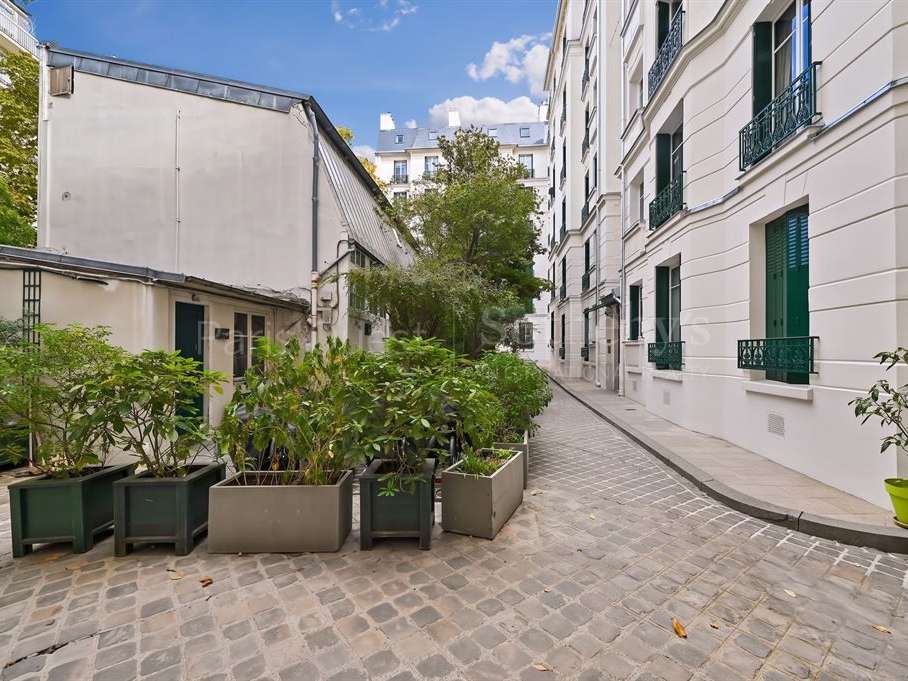 Apartment Paris 16e