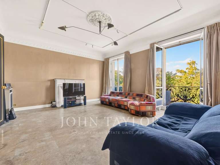 Appartement Paris 16e - 6 chambres - 335m²