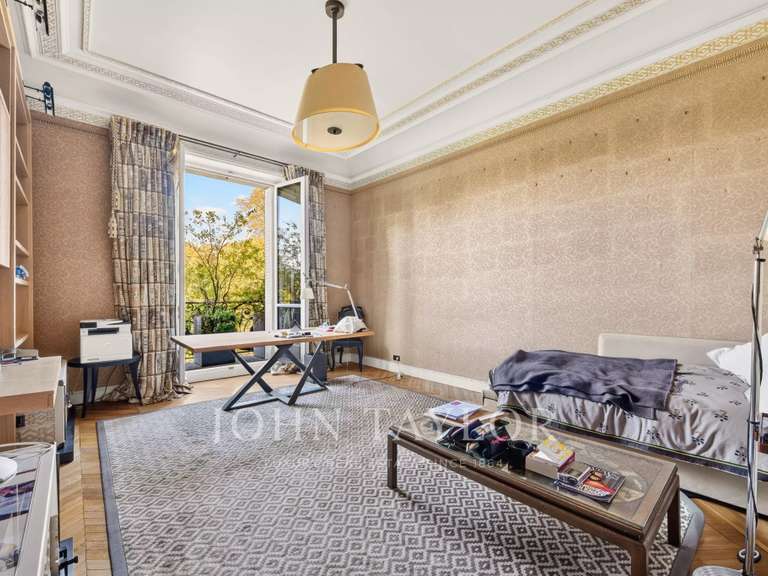 Appartement Paris 16e - 6 chambres - 335m²