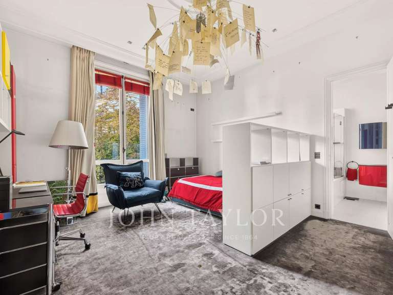 Appartement Paris 16e - 6 chambres - 335m²