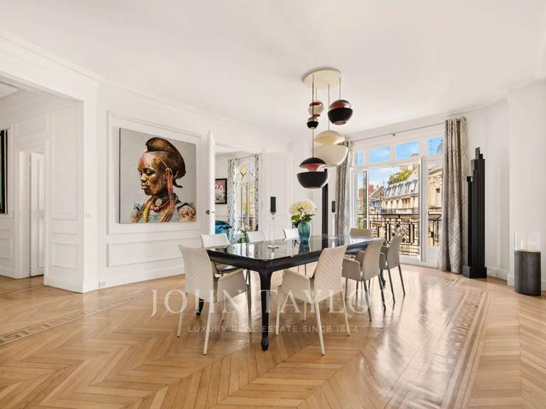 Appartement Paris 16e - 4 chambres - 280m²